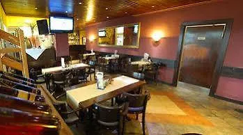 Free Zone Hostal *