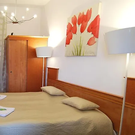 Free Zone Hostal Praga