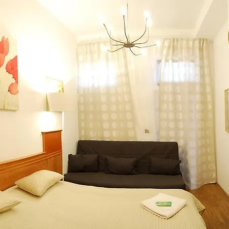 Free Zone Hostal *