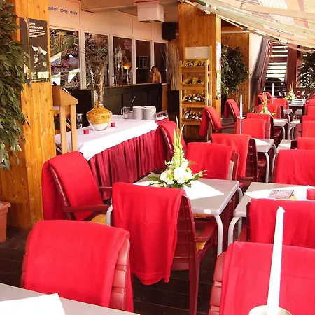 Free Zone Hostal